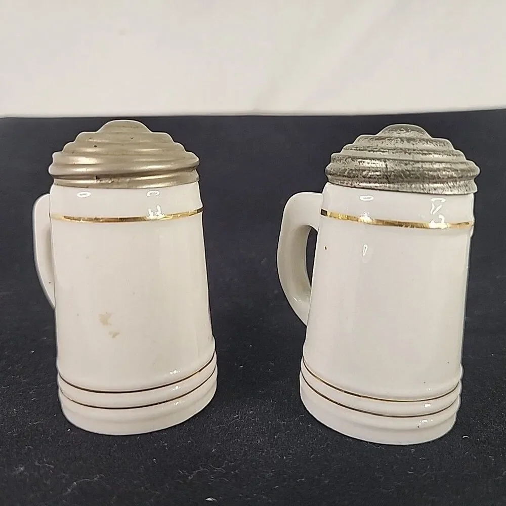 Salt & Pepper Shakers Metal Lid George & Martha Washington Colonial Stein Design